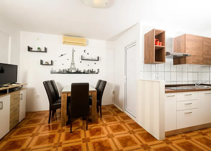 Emina Apartamento *