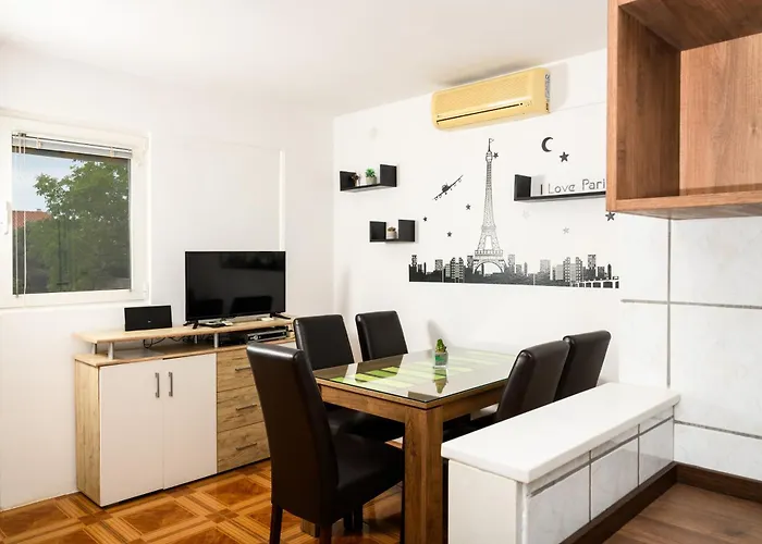 Emina דירה וודיצה